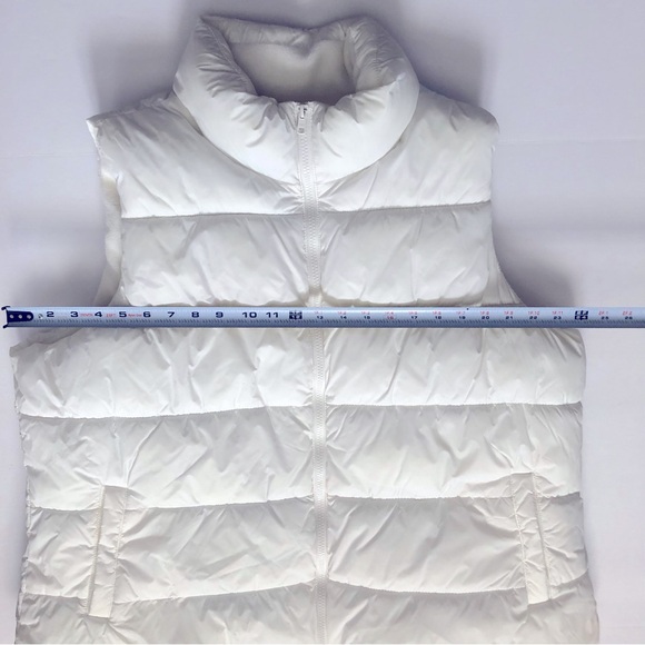 Old Navy women’s white puff vest - Picture 3 of 9
